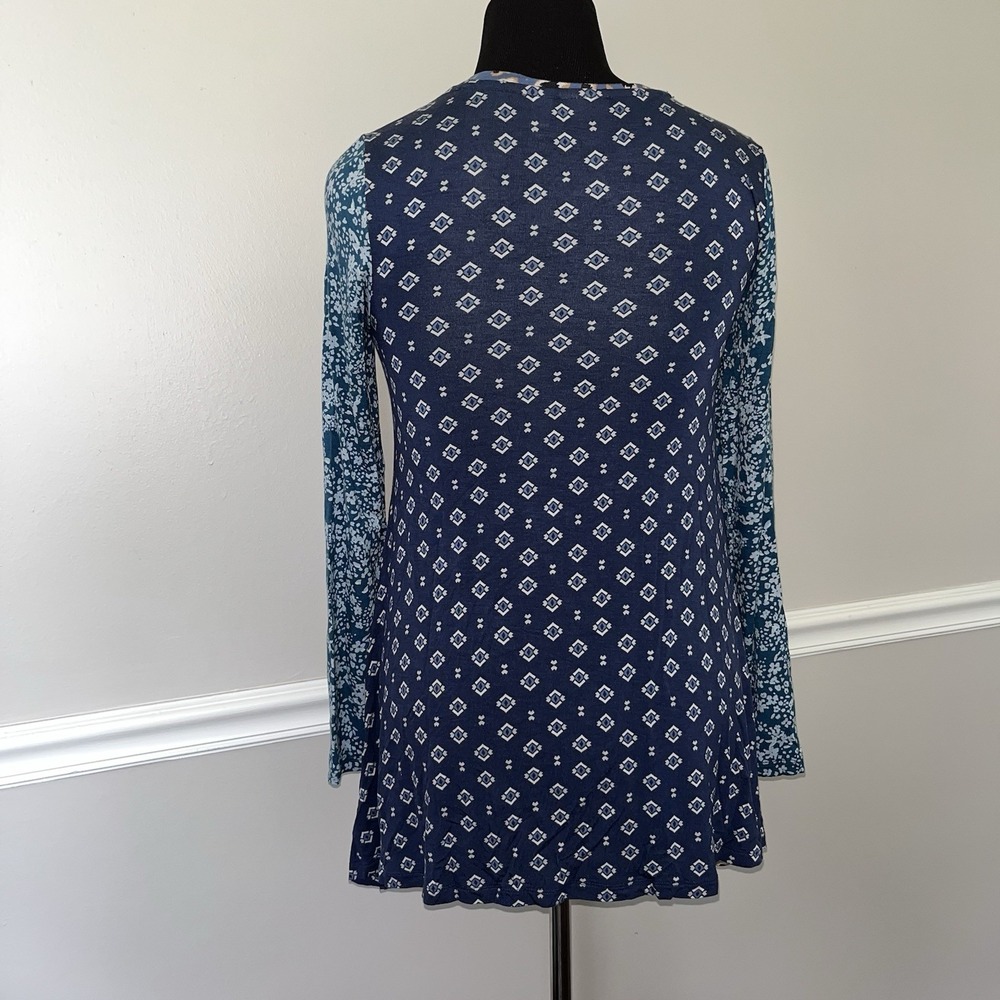 Lori Goldstein Blue Paisley‎ Rayon Blend Top Size XS - Picture 2 of 7